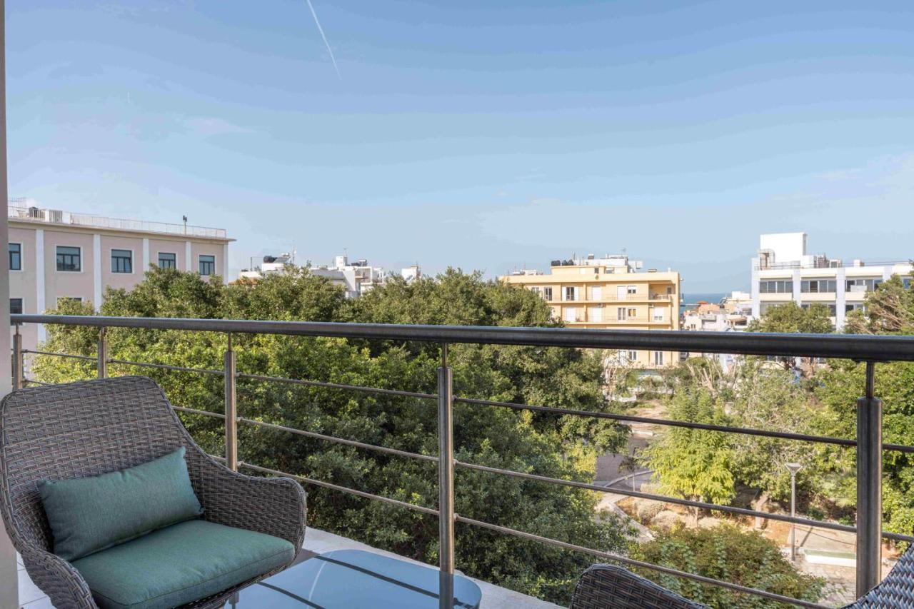 Phaedrus Living: Heraklion City View Flat Kültér fotó